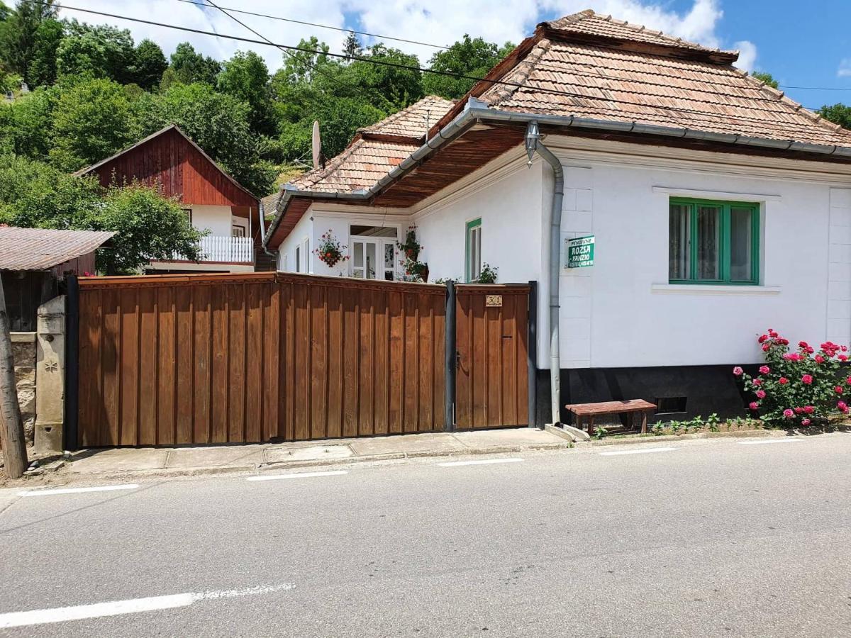 Rozsa Panzio Bed & Breakfast ริเมแท ภายนอก รูปภาพ