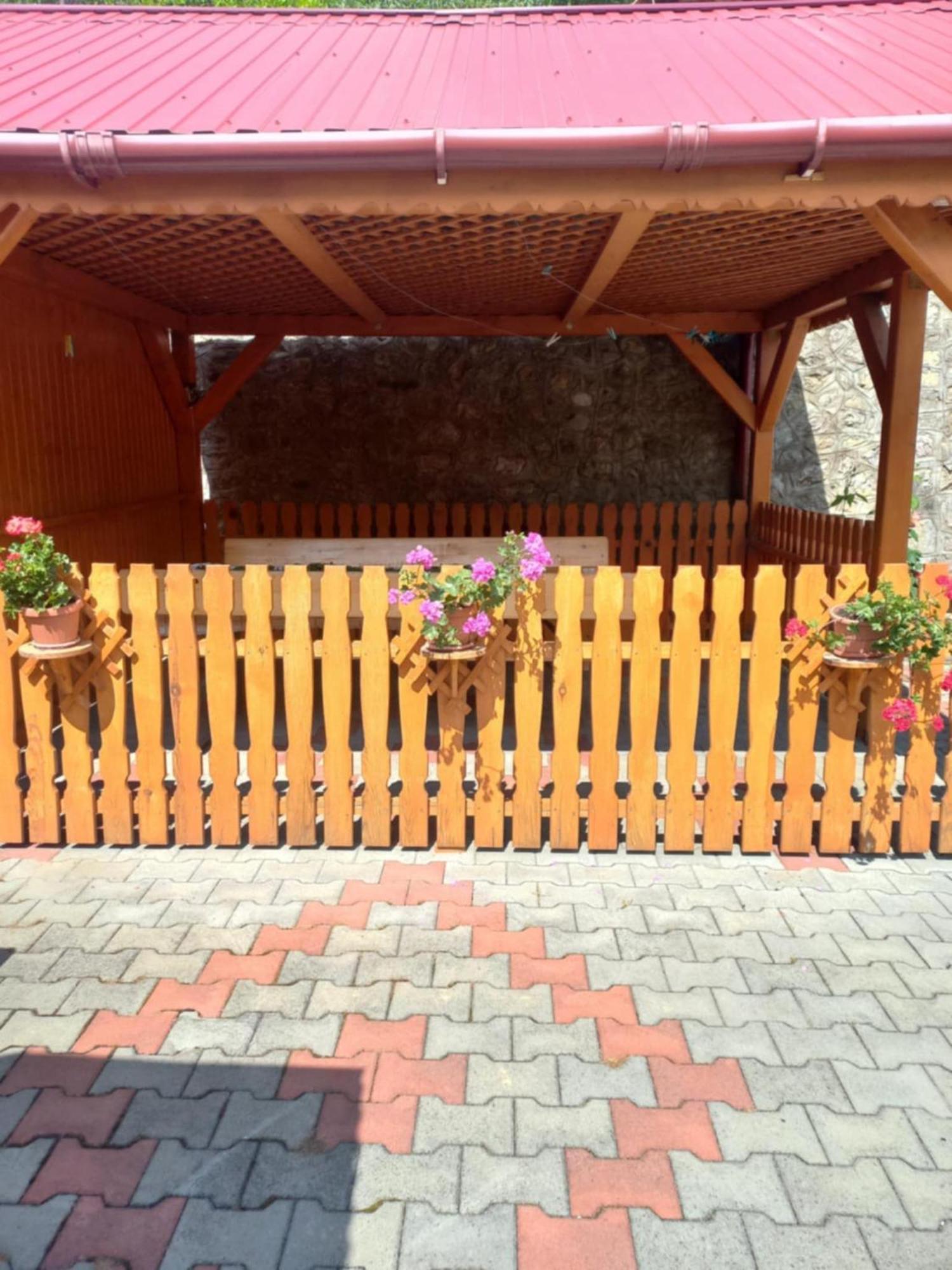 Rozsa Panzio Bed & Breakfast ริเมแท ภายนอก รูปภาพ